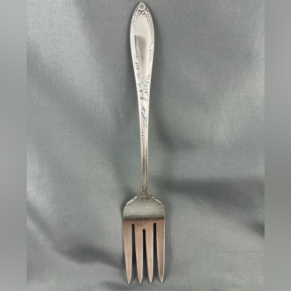 Vintage WM.A. Rogers Meat Fork
Serving Fork - Picture 1 of 3